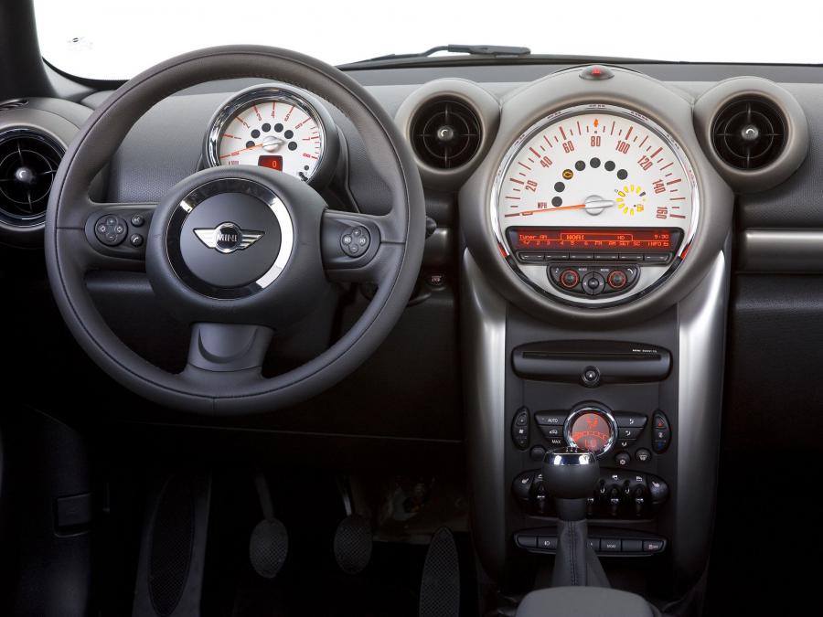  Mini Cooper Countryman 2010 года  (US) (фото 2 из 9)